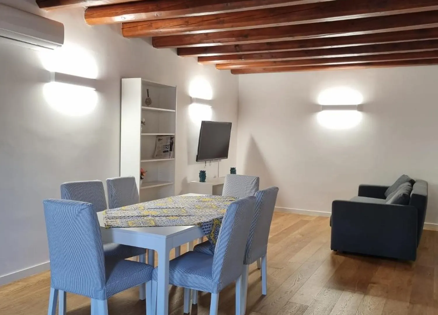 Casa Azzurra - Palazzo Del Buonpastore - Elisa Apartment Palermo 0*,